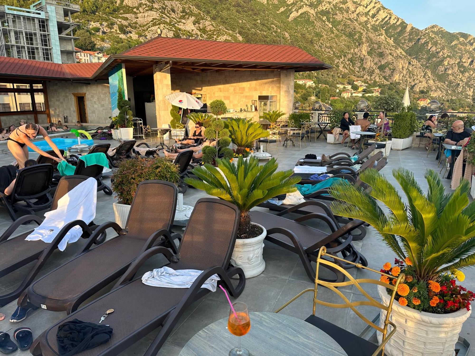Hotel Panorama Kruje View On The Castle And The Old Town Extérieur photo