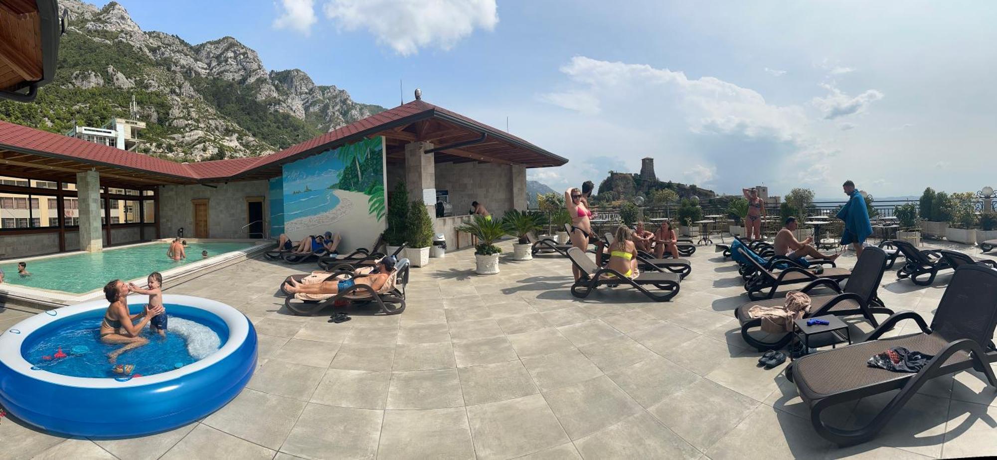 Hotel Panorama Kruje View On The Castle And The Old Town Extérieur photo